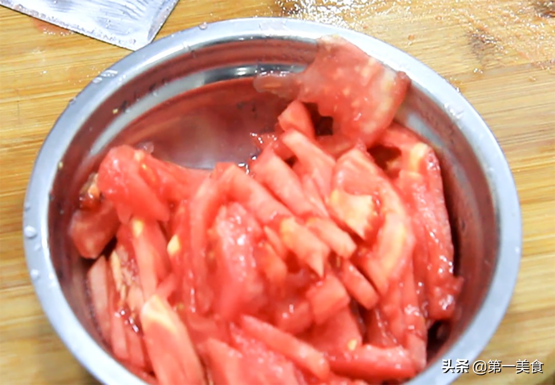 番茄炖牛腩怎样才入味，厨师长教你正确做法，软烂入味，老少皆宜