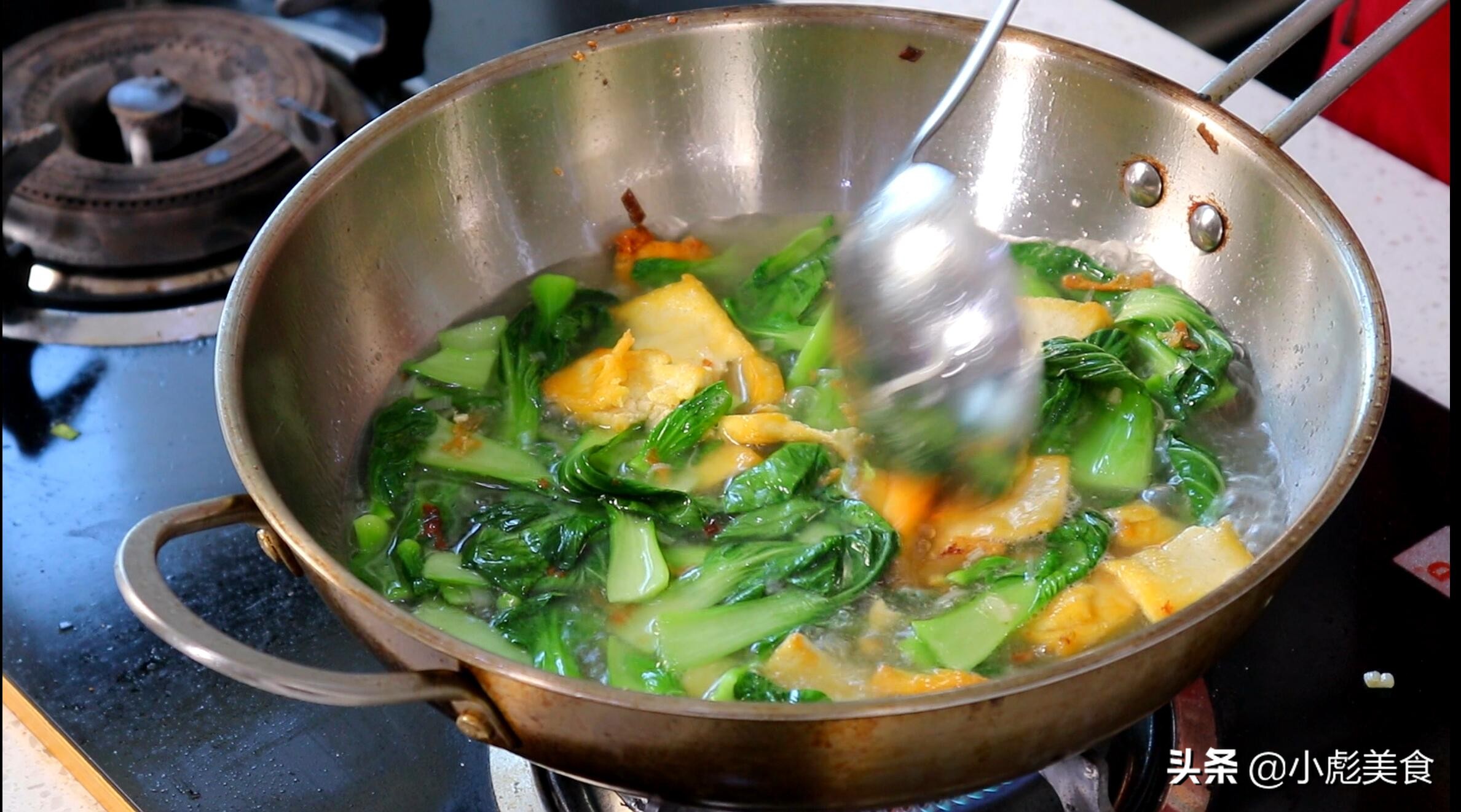 青菜豆腐汤这样做超美味，豆腐入口即化，汤汁鲜嫩爽口