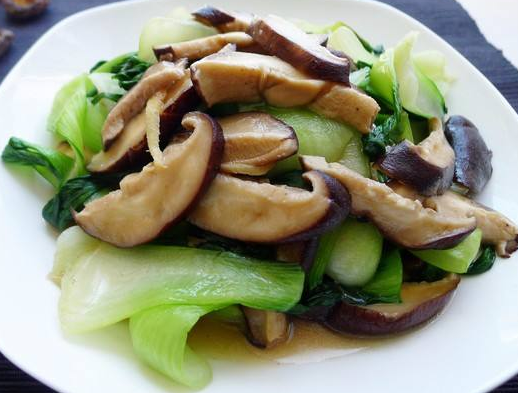 香菇炒青菜，先放香菇还是青菜？顺序做对，青菜脆嫩，香菇入味