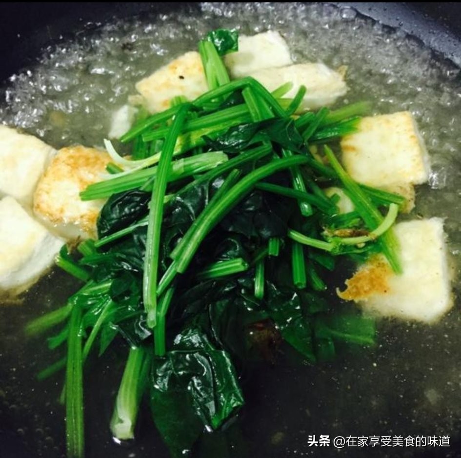 菠菜豆腐汤的做法，这一步不能少，做出来菜嫩醇香！