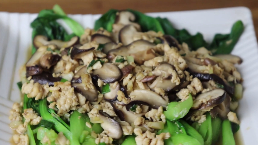 青菜香菇最好吃做法，营养又解馋，食材简单，上桌就扫光