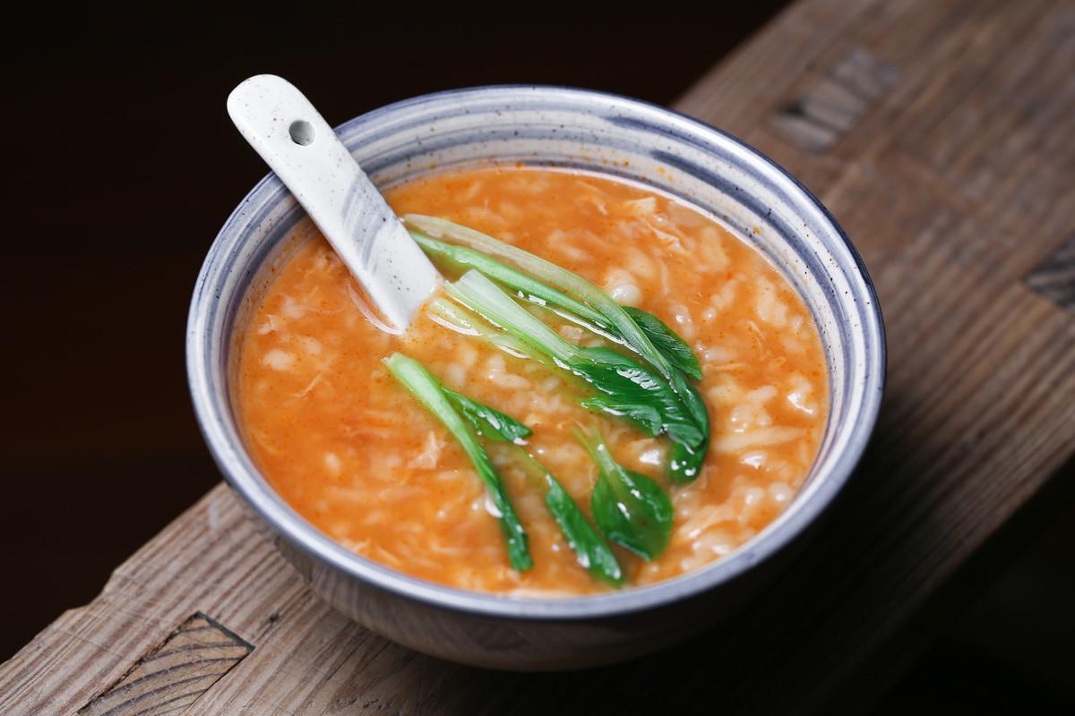 三鲜疙瘩汤的做法 ， 口感丰富、味道鲜美、色彩艳丽